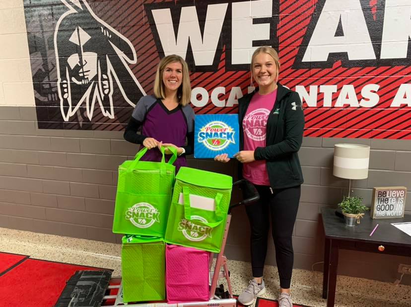 School staff accepts powersnack bundle