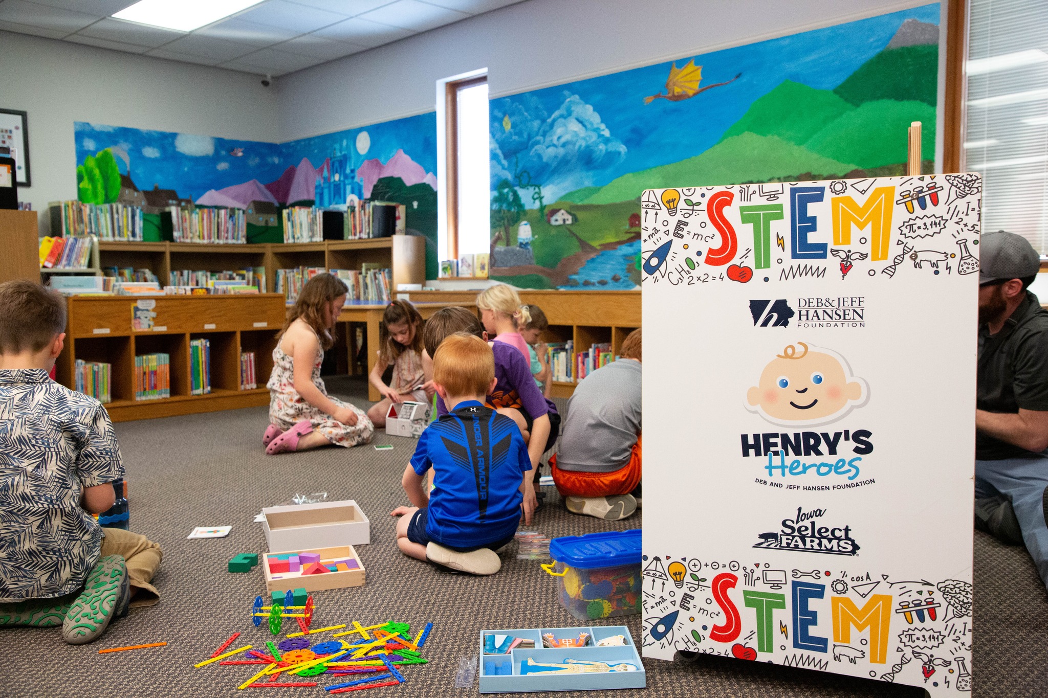 KIds playing with STEM toys